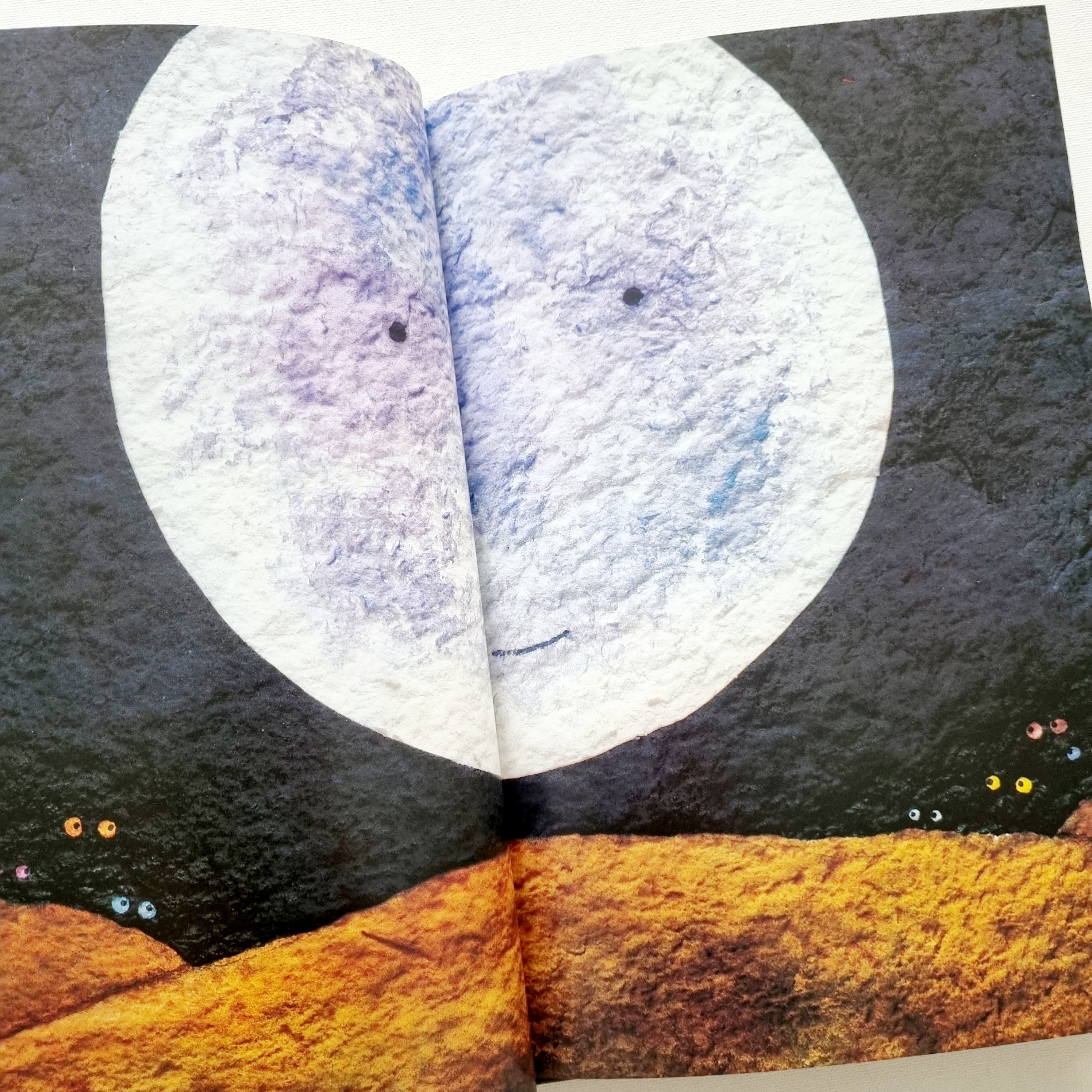 A qué sabe la luna? A qué sabe la luna?